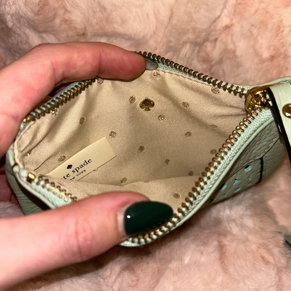 Kate Spade Mercer Isle Bee Perforated Mint Green Leather Wristlet Coin Purse - Picture 8 of 8